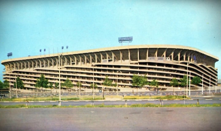 Tipica immagine di San Siro anni 60 con la nuova struttura elicoidale esterna