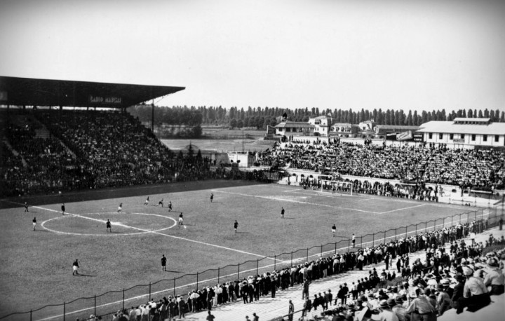 Lo stadio di San Siro a fine anni '20 - Immagine cortesemente fornita dalla collezione privata di Giuseppe Coppolino