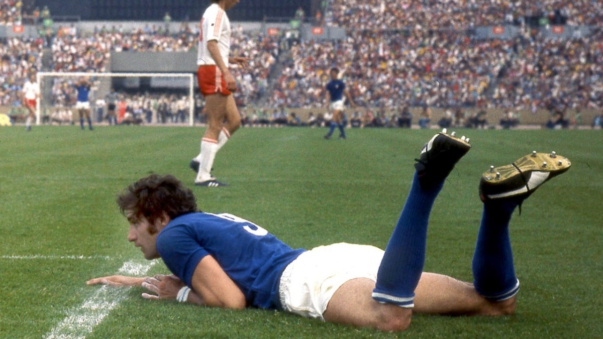 1974 italia polonia 2-1 Chinaglia a terra