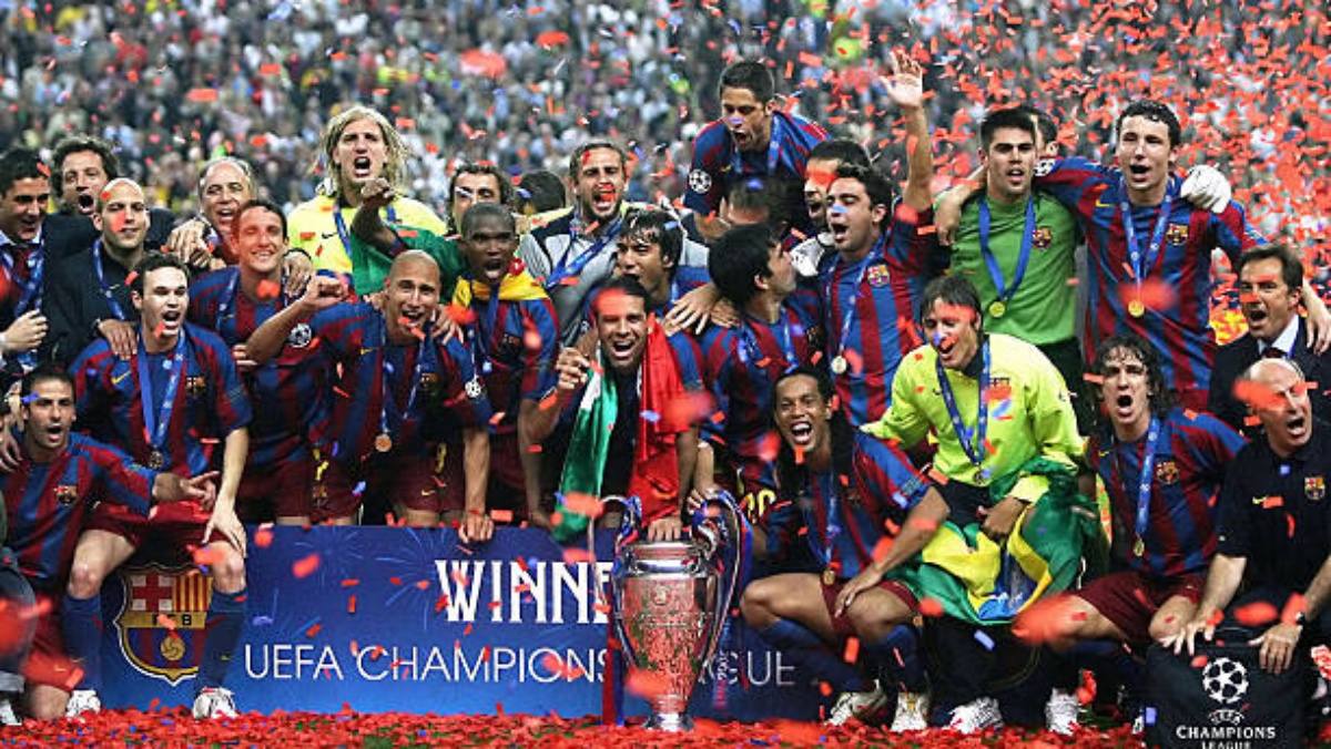 barcelonas-players-celebrate2006